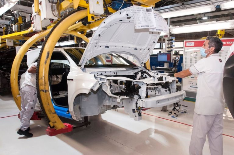 Fiat Cronos alcanza las 150 mil unidades producidas siendo líder del mercado