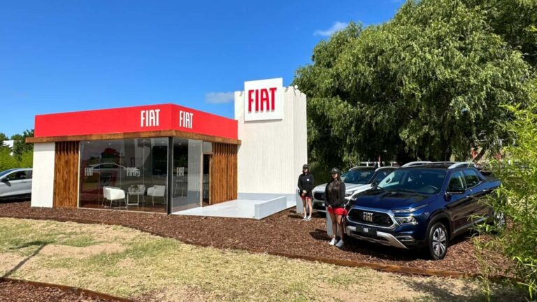 Summer Car Show: se inauguró el “salón del automóvil” de Stellantis en la Costa
